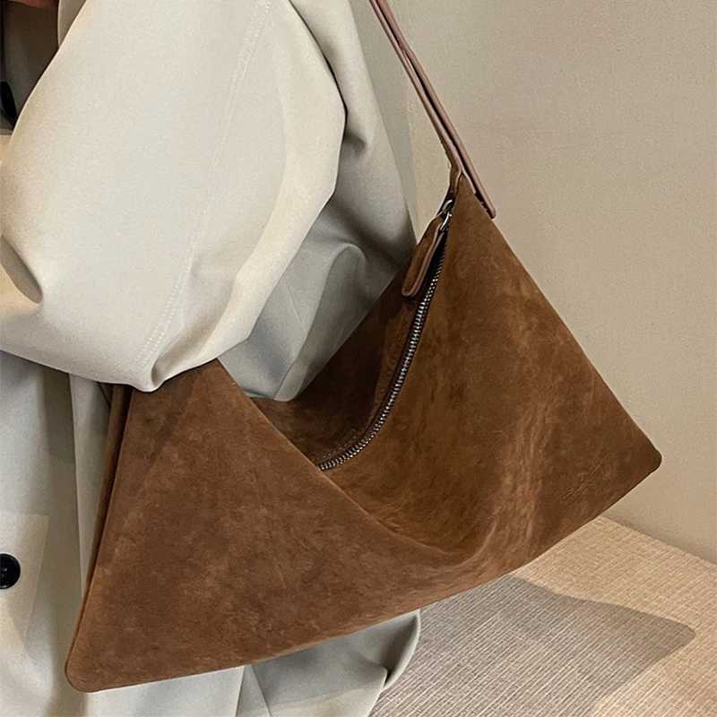 Dark Brown Suede Large Capacity Womens Shoulder Bag Stylish Tassel Designer Shopping Bag Strappy Handle Underarm Bag HandbagC250311
