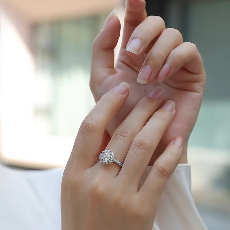 Wholesale Fine Jewelry S925 Sterling Silver Full Diamond Flowers Ring Luxury Inlay 6.5MM 1Carat Moissanite Engagement Women Ring