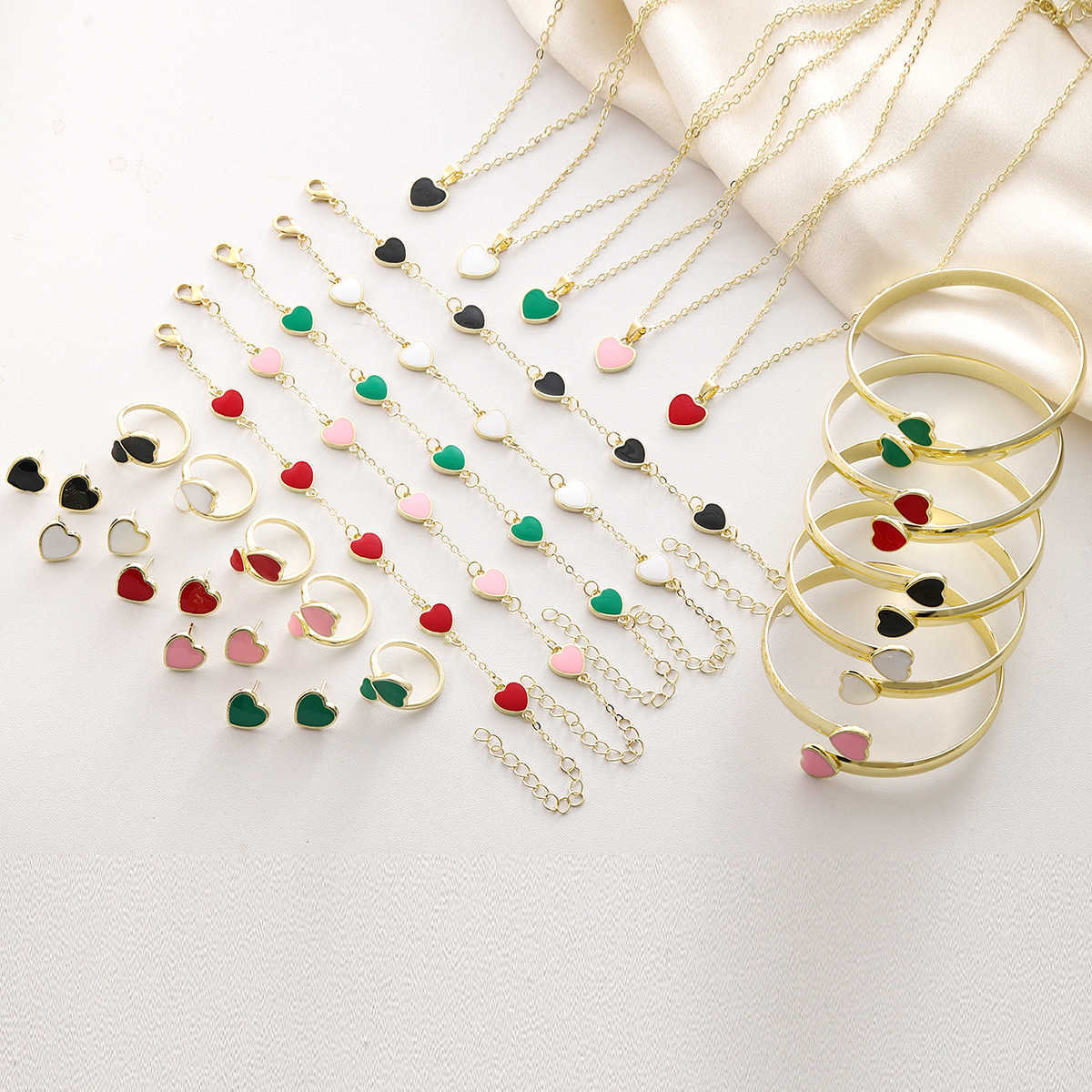 Hot selling Love Jewelry Set Xiyin Peach Heart Bracelet Bracelet Earnail Necklace Ring Jewelry W250312