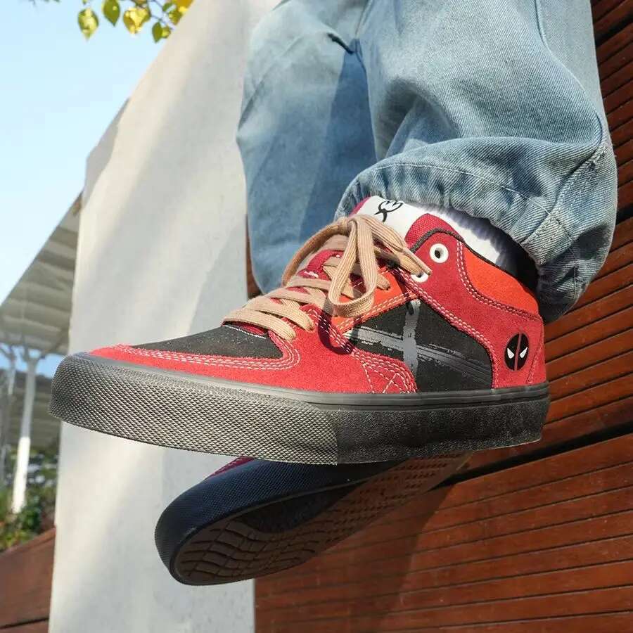 Goluck Skateboarding Shoes for Men Athletic Sneaker Mid Top Anti-slip Casual Soft Leather Lace-up Breathable Tennis