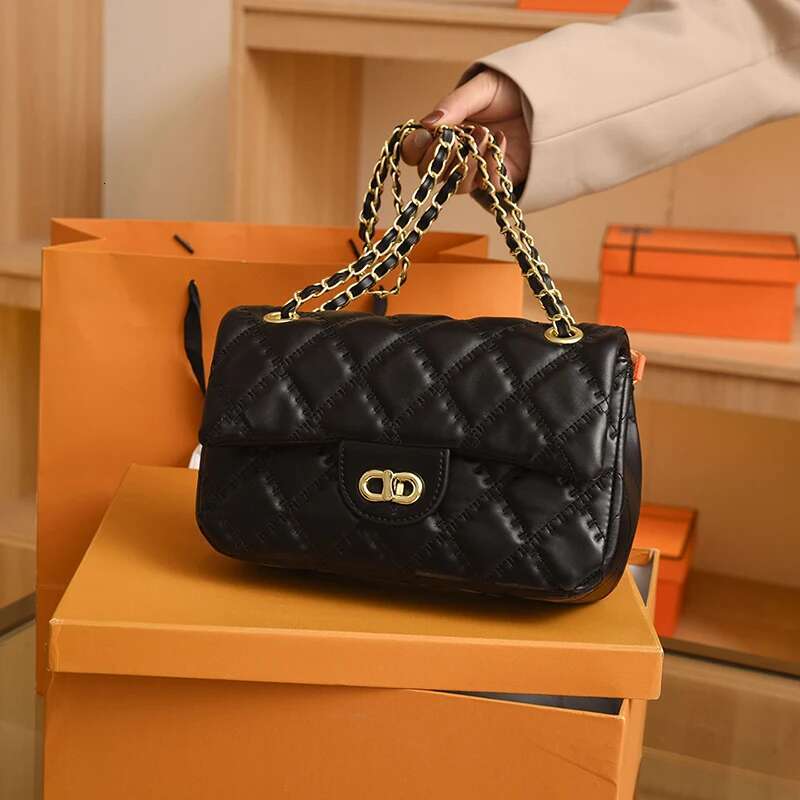 New Spring And Summer Women's Small Fragrant Wind Ring-Grid Chain Senior Sense Ladies Purple Crossbody Bag