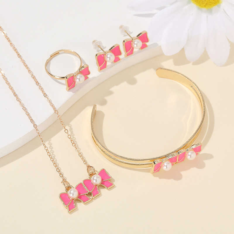 2023 new jewelry personalized bow shaped pearl bracelet temperament alloy bracelet W250312