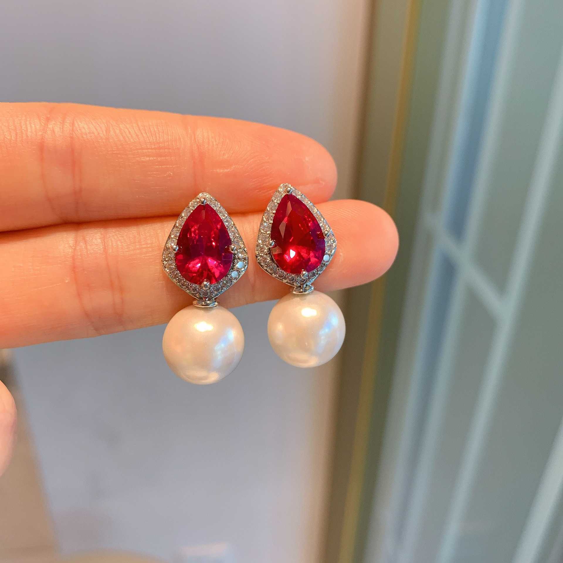 New set of white pearl jewelry red corundum pear shaped necklace earrings white pearl high-end fashion womens batch W250312