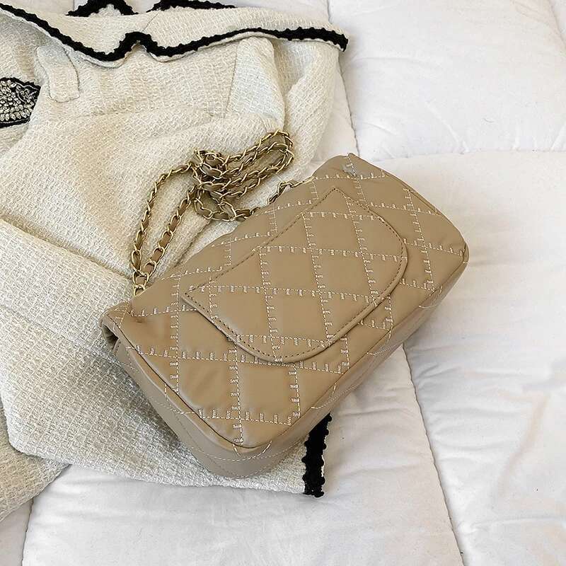 New Spring And Summer Women's Small Fragrant Wind Ring-Grid Chain Senior Sense Ladies Purple Crossbody Bag
