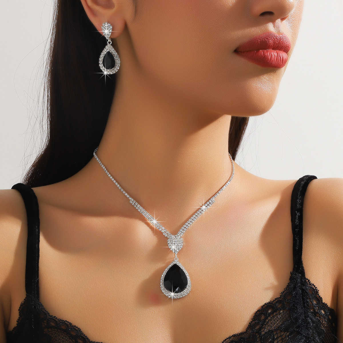 Hot selling Dazzling Color Blue Green Red Water Drop Crystal Necklace Earring Set Jewelry Two Piece Set W250312