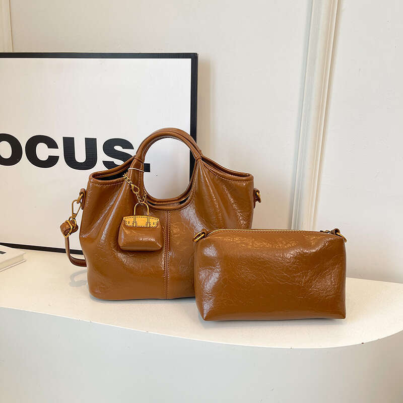 Women's Bags handbag Handbag autumn and winter high-end niche new fashionable texture soft leather crossbody casual commuting bag
