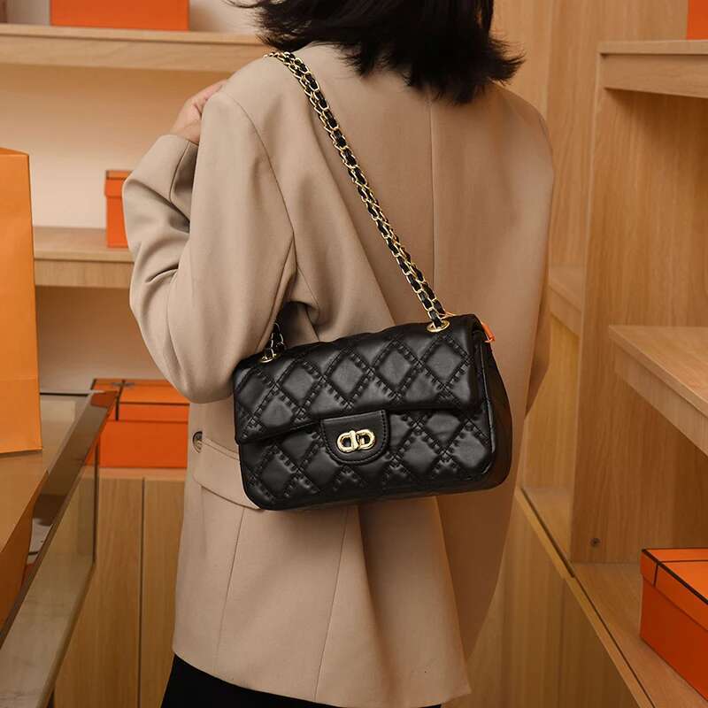 New Spring And Summer Women's Small Fragrant Wind Ring-Grid Chain Senior Sense Ladies Purple Crossbody Bag