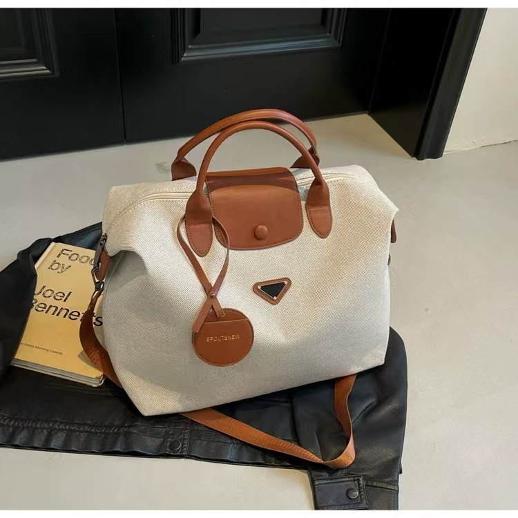 Free Shipping 2025S designer Women s Handbag New Fashionable Trendy Travel Large Capacity Crossbody Bag Portable Leisure Storage Bag Sports Fitness Ba