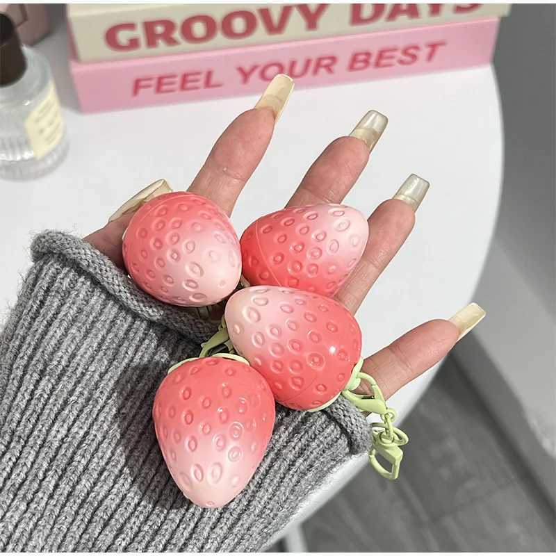 Mini Strawberry Warm Change Lip Balm Moisturizing Anti-dry Easy To Carry Lipstick Colored Lip Tint for Makeup GlossXJ250312