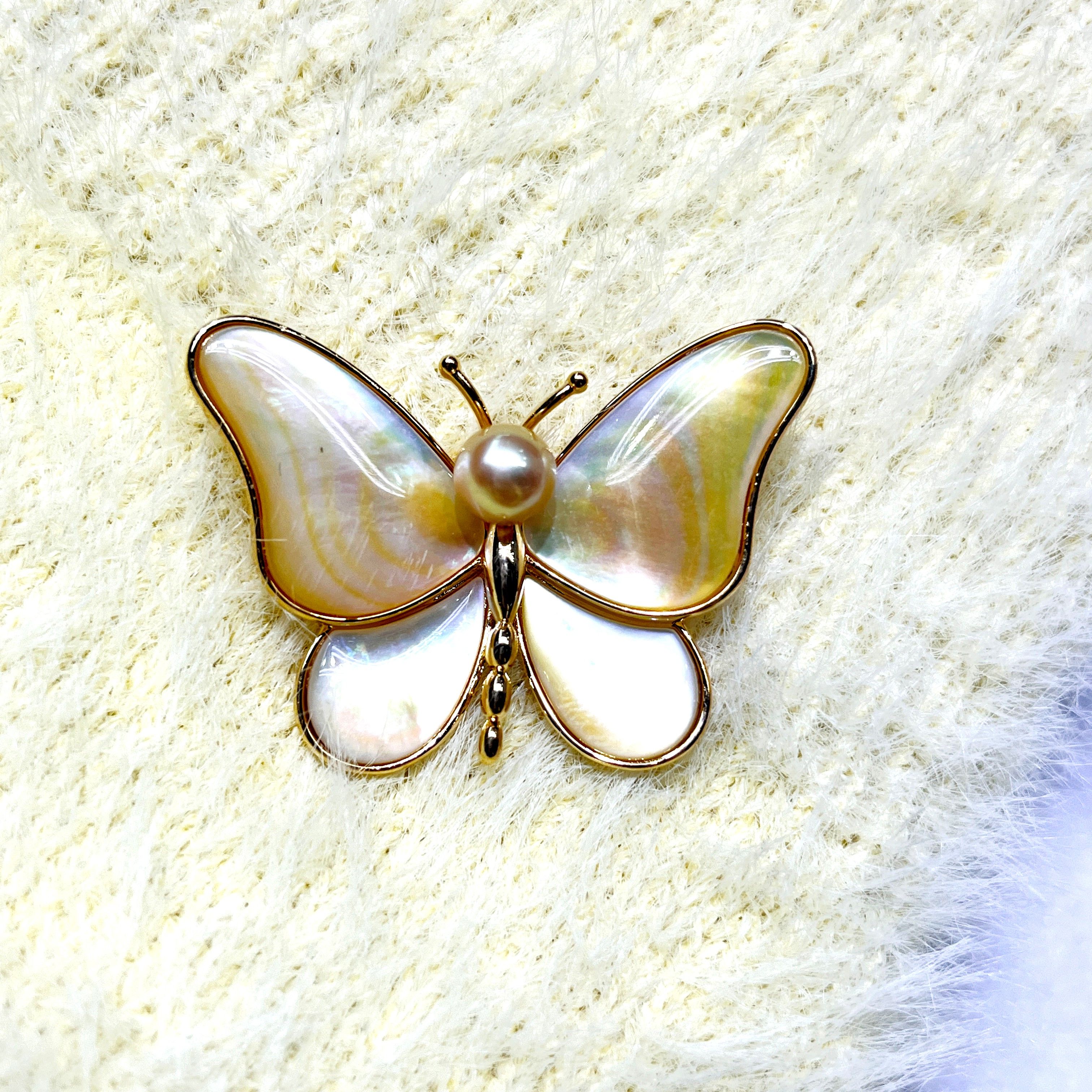 Sophisticated Exotic Flower Design with Pearl and Diamond Detailing - Unique Clip-On Brooch
