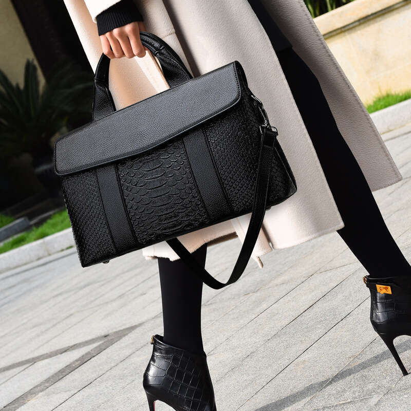 Women's Bags handbag New Tote Fashionable and Simple Large Capacity Temperament Mom's Bag Versatile Women's Handbag