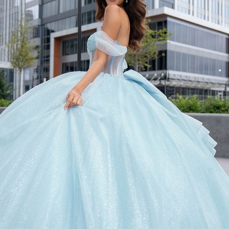 Luxury Glitter Sky Blue Quinceanera Dresses Ball Gown Off The Shoulder Sequins Beading Bow Tull Sweet 16 Dress Vestidos De 15 Anos