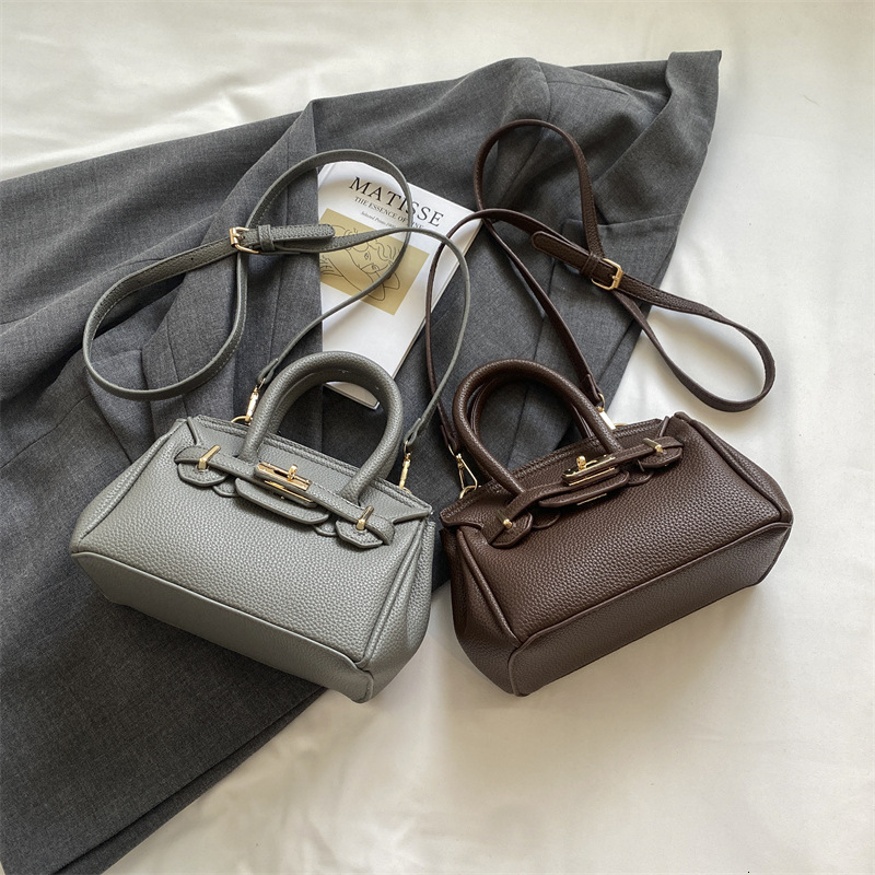 2025 New Women s Handbag Simple Fashion Designer High End Soft Leather Storage Bag Popular Crossbody Bag Outdoor Leisure Wallet Makeup Bag