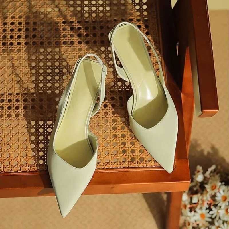 Summer 2023 New Fashion Pointed Stiletto Medium New Heel High H Wen Back Empty Hot Toe Sandals Green Wens Shoes Z250311