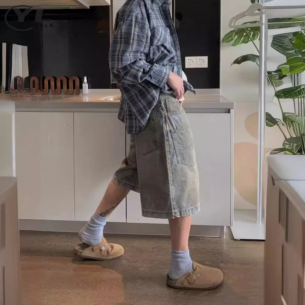 Mens jeans shorts summer fashion American high street straight five point pants loose and denim 250312