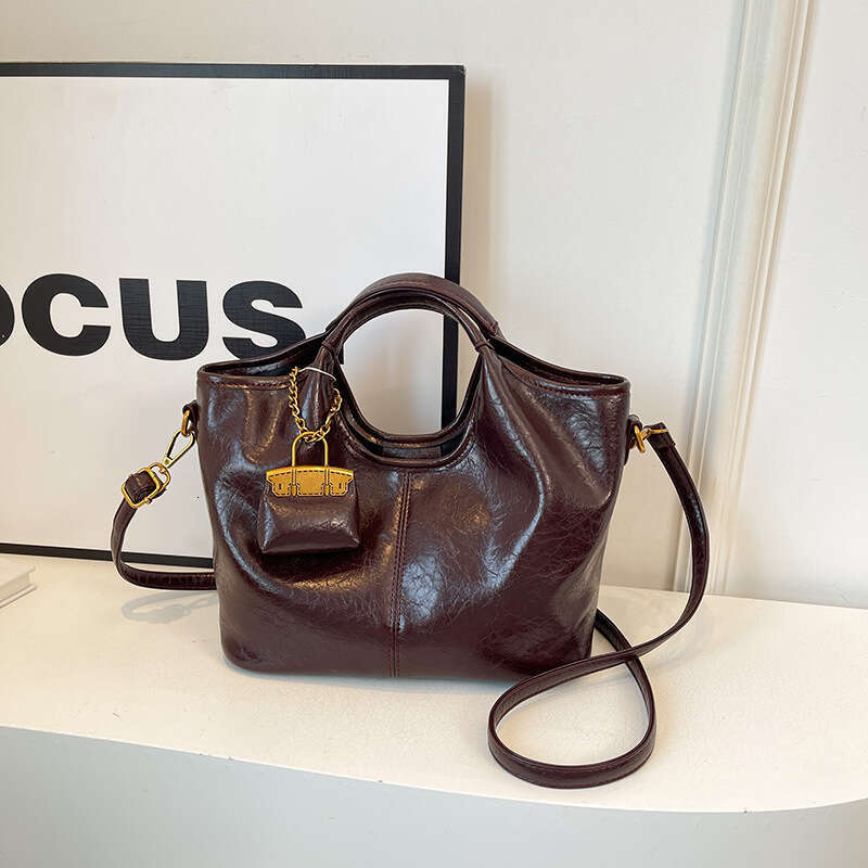 Women's Bags handbag Handbag autumn and winter high-end niche new fashionable texture soft leather crossbody casual commuting bag