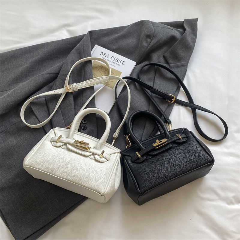 2025 New Women s Handbag Simple Fashion Designer High End Soft Leather Storage Bag Popular Crossbody Bag Outdoor Leisure Wallet Makeup Bag