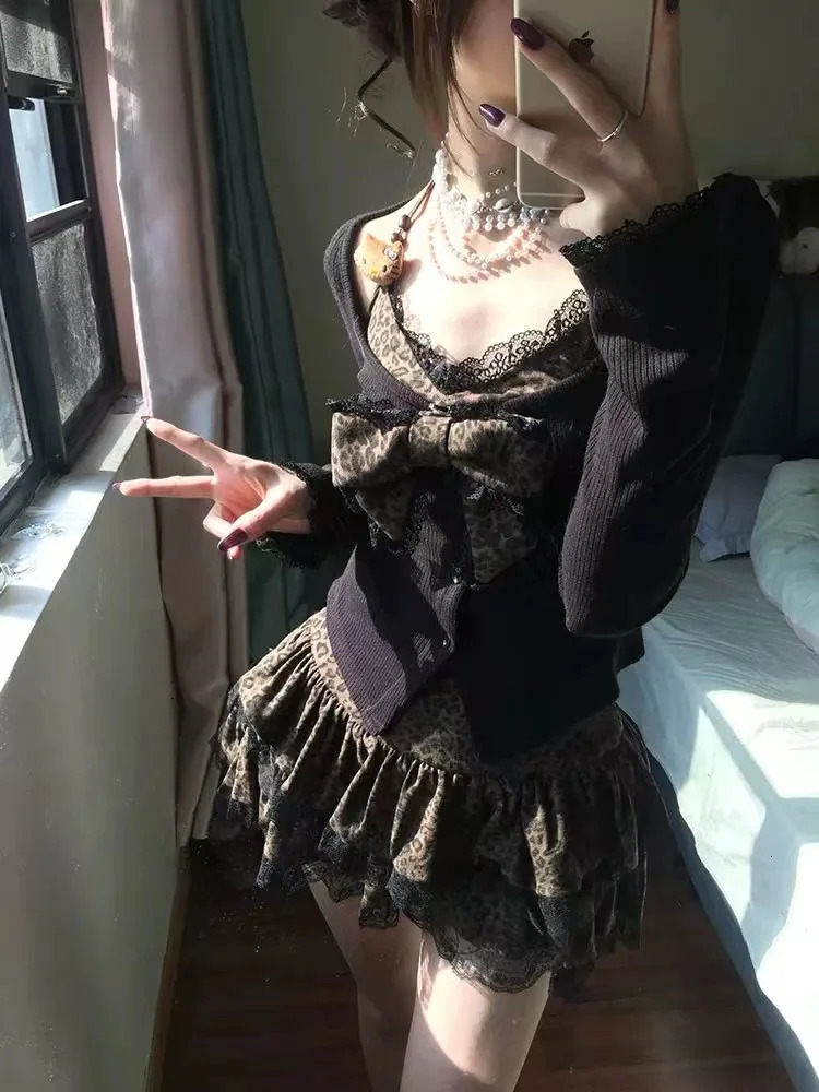 Spring Coolgirl Leopard Print 2piece womens bow lace slim fit top mini patch work cake leather Japanese fashion Y2K retro set 250312