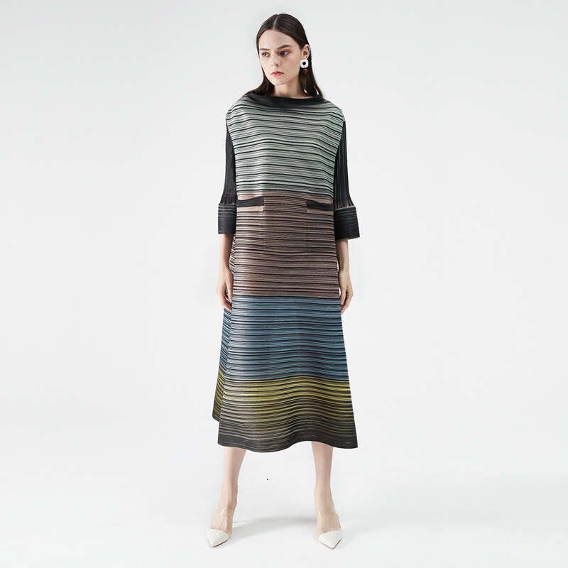 Step Into Early Spring Loose Plus Size Dress, Women's High-End Long Dress