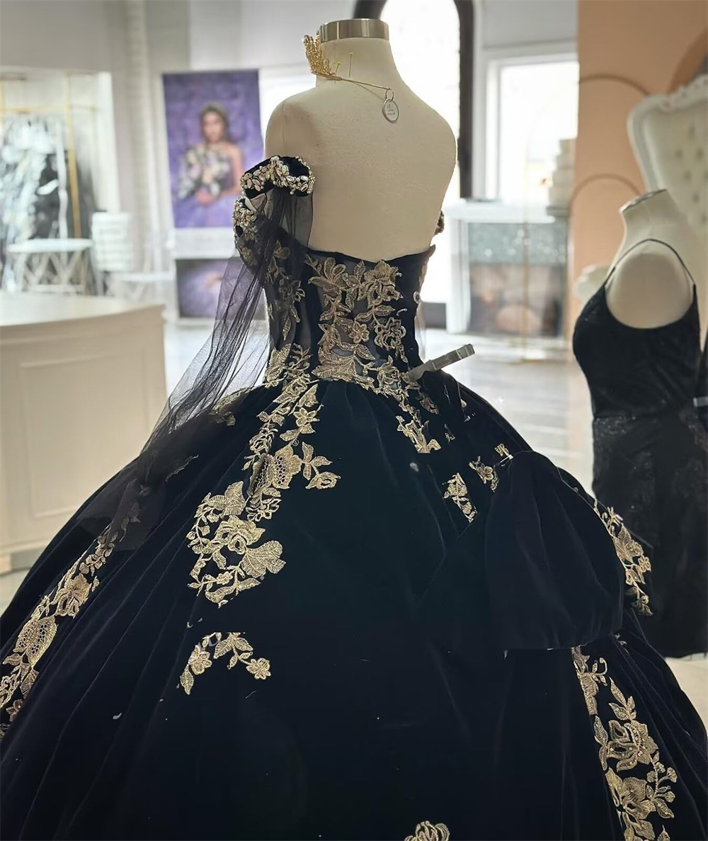 Ball Gown Quinceanera Dresses Long Sleeve Appliques Crystal Off the Shoulder Lace-up Plus Size Sweet 15 16 Princess Birthday Party Gowns Vestidos De 1
