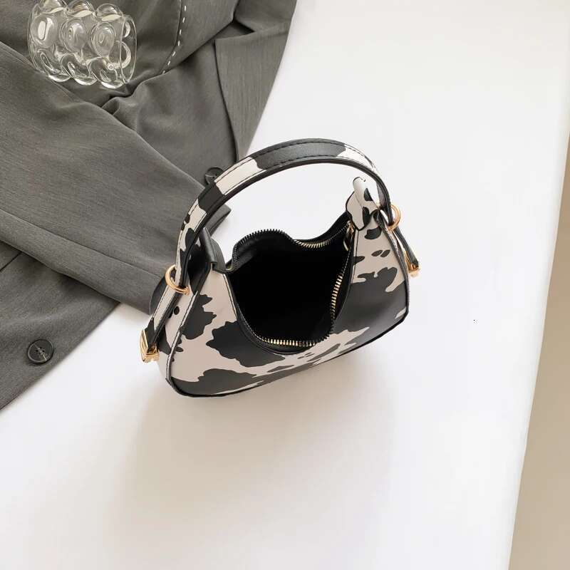 Cow Leopard Print Crescent Underarm For Women's Bag, Casual And Personalized Temperament, Hand-Held Shoulder Bag
