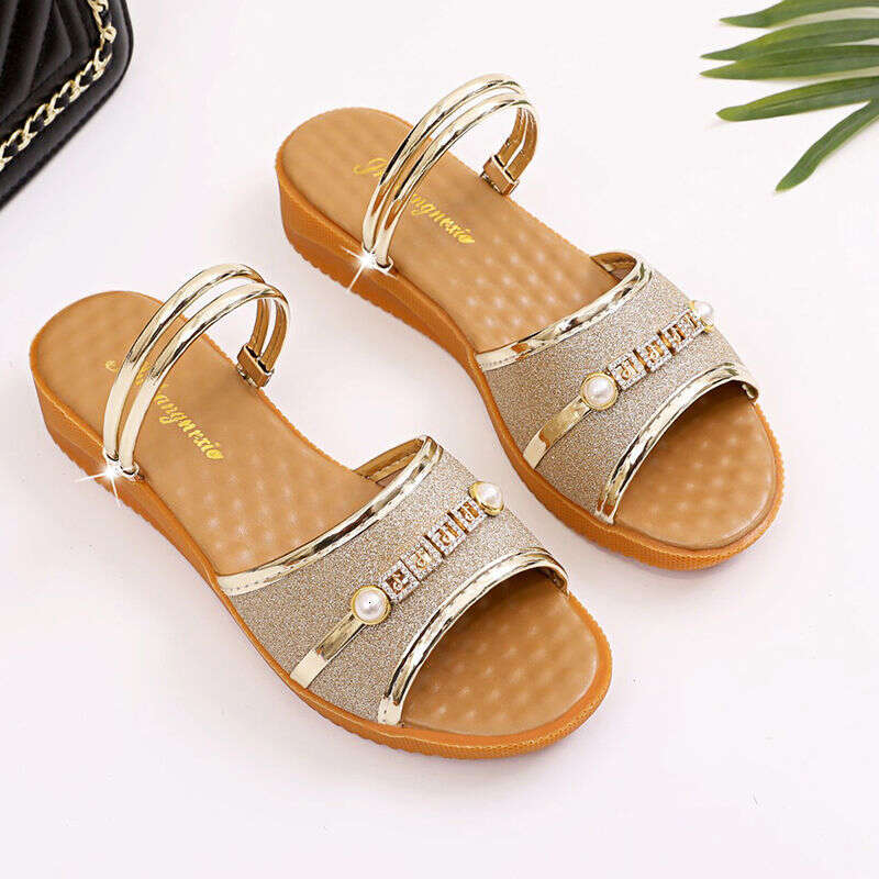 Slippers women wearing out 2023 new soft soled that are not tiring the feet, dual-use shoes for women, one-piece women's sandals