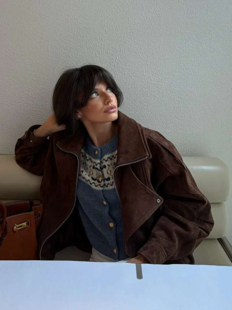 2025 Fashion Lapel Full Sleeve Brown Short Women Jacket Casual Zipper Pocket Suede Cropped Coat Lady New Chic Highstreet Outwear