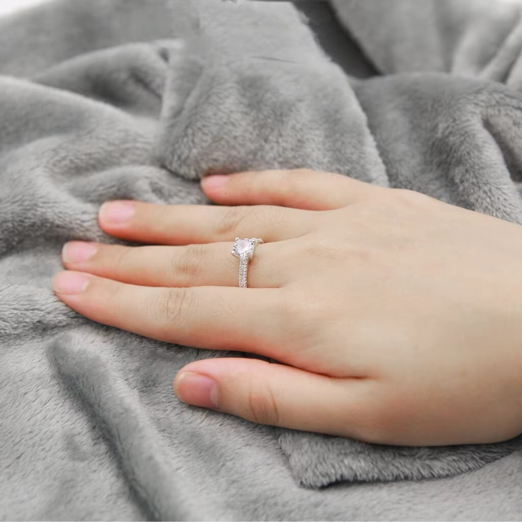 Welcome Deal 925 Rings for Parties Wedding Engagement Diamond Moissanite Rings for Wholesale with Ruby