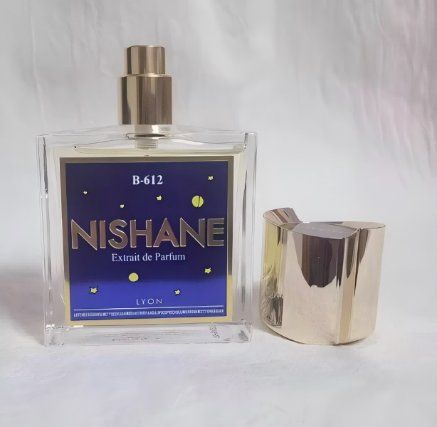 Plant-Inspired Neutral Blue Wood Cologne with Fresh Floral Notes perfume, 50 ml