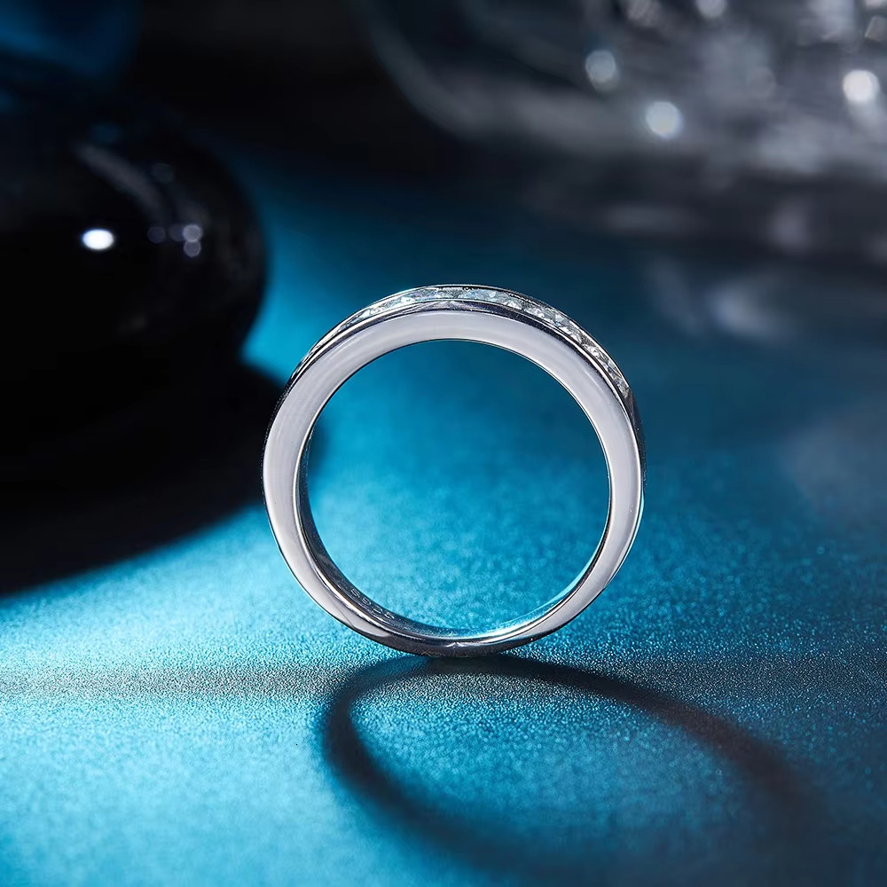 925 Sterling Silver Inlaid Moissanite Ring High-end Mens and Womens Jewelry Gift