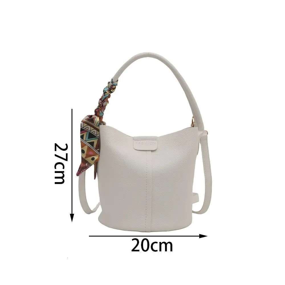 New Large Capacity Bucket Bag Fashionable Designer Women s Handbag Sweet And Simple Versatile Crossbody Bag Portable Wallet High quality Leather Stora