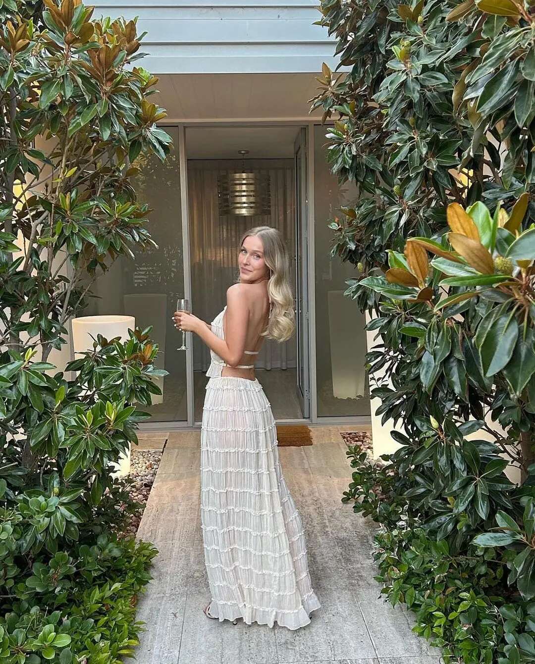 Fashion Halter Neck Long Skirt Suit Women Backless Sg Top Lace Up Fold Maxi Skirts fashion New Summer Female 2 Piece Set Outfits