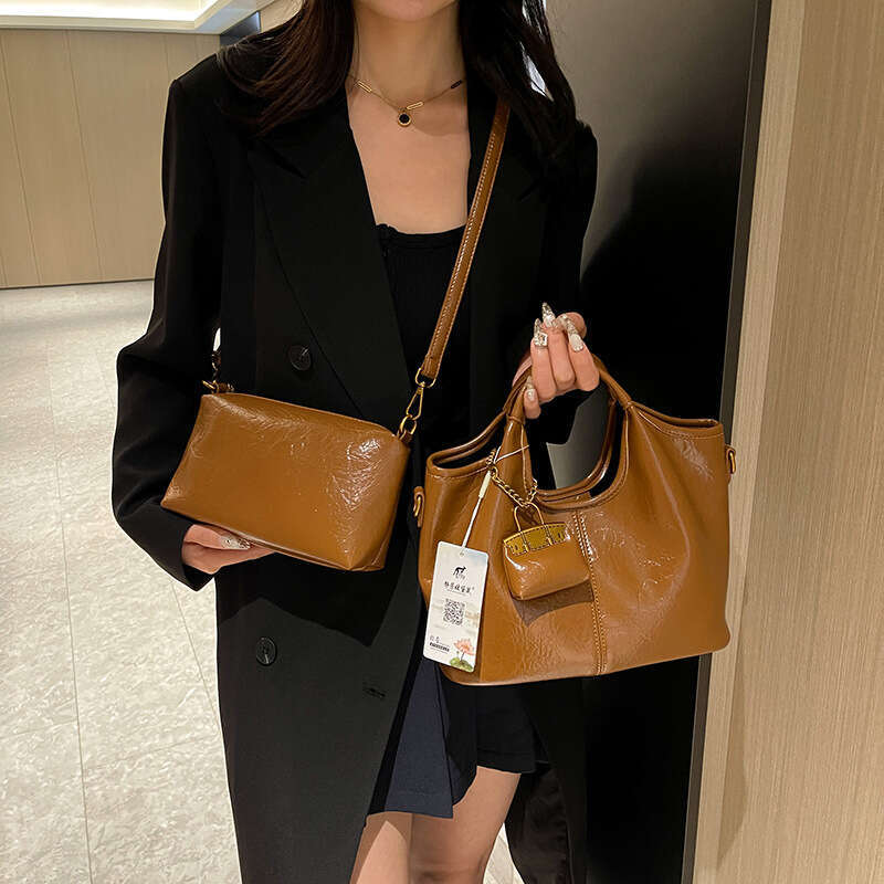 Women's Bags handbag Handbag autumn and winter high-end niche new fashionable texture soft leather crossbody casual commuting bag