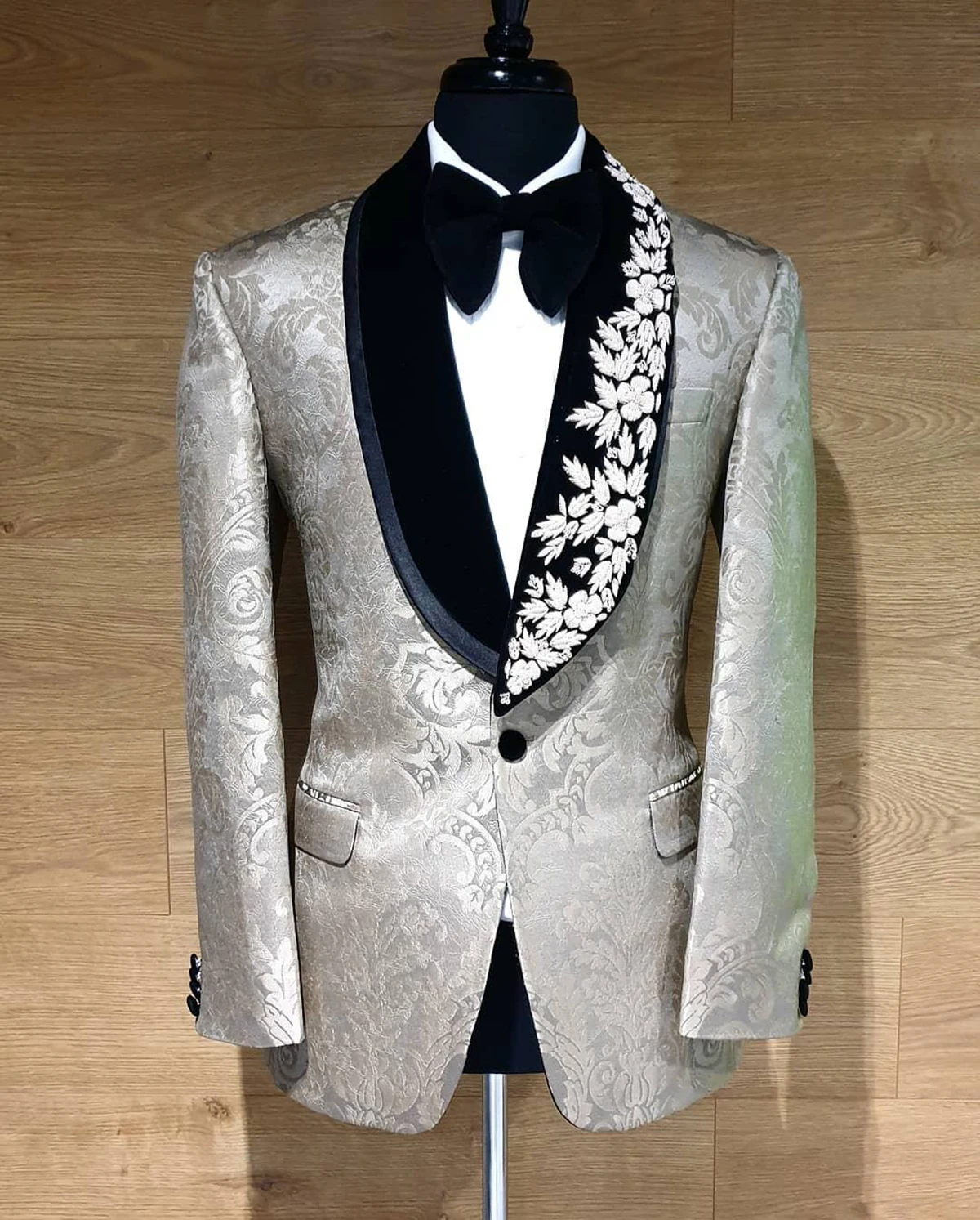 Men Suits Tailor-Made One Piece Suit Tuxedos Elegant Shawl Lapel Jacquard Groom Blazer Double Breasted Only Coat Prom Evening Party Formal Occasion Cu