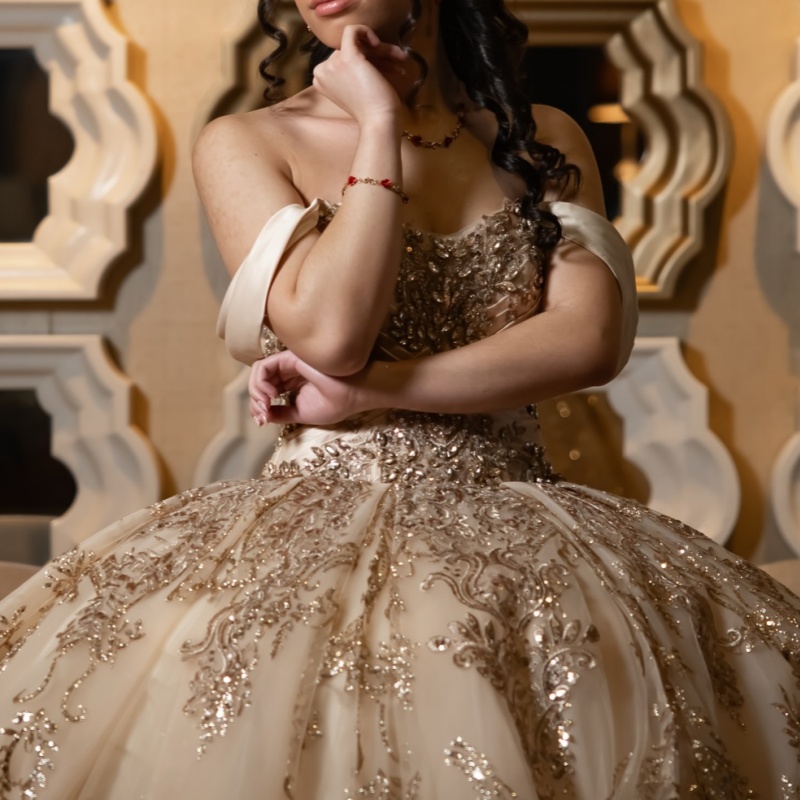 Champagne Shiny Quinceanera Dresses Ball Gown Off The Shoulder Sequin Applique Lace Beads Tull Party Birthday Sweet 16 Vestidos 15 Anos