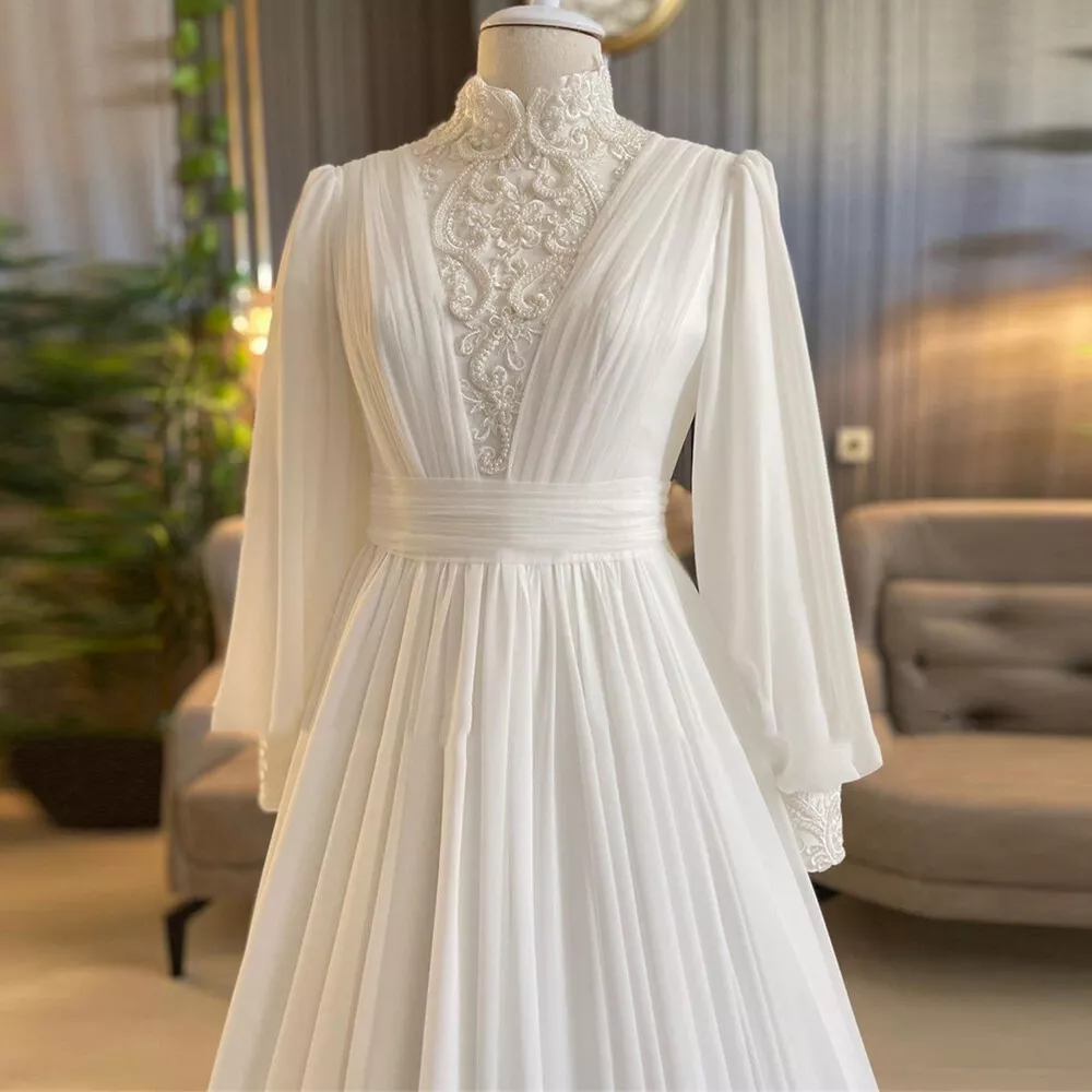 2025 Elegant Muslim Chiffon Wedding Dresses Long Sleeves Pleats A-Line Floor Length Bridal Gown High Collar Lace Appliques Beaded Ivory Formal Dress
