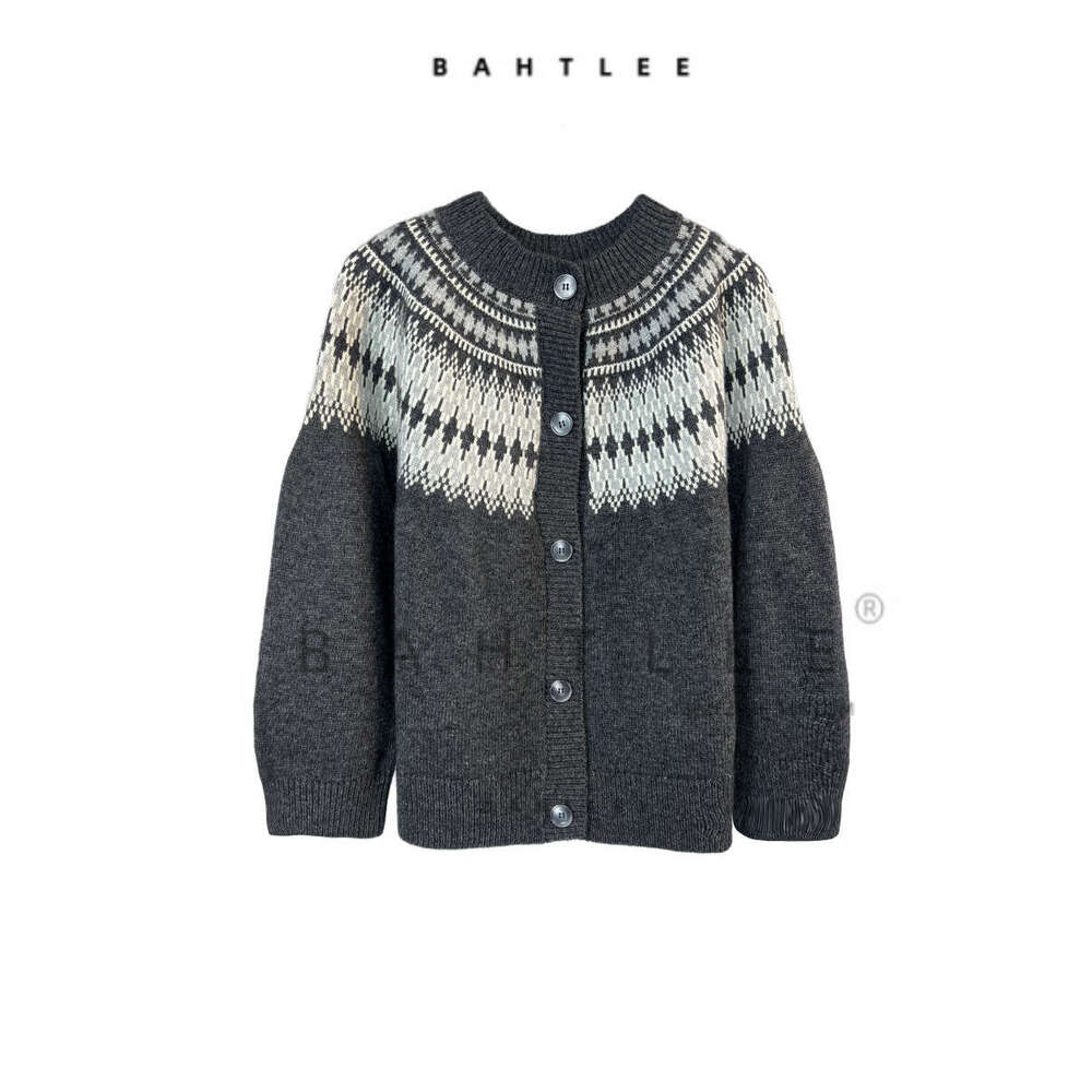 Autumn Winter Christmas British Style Basulan Wool Fel Island Contrasting Color Front And Back Two-Piece Cardigan Knitted Round Neck Sweater