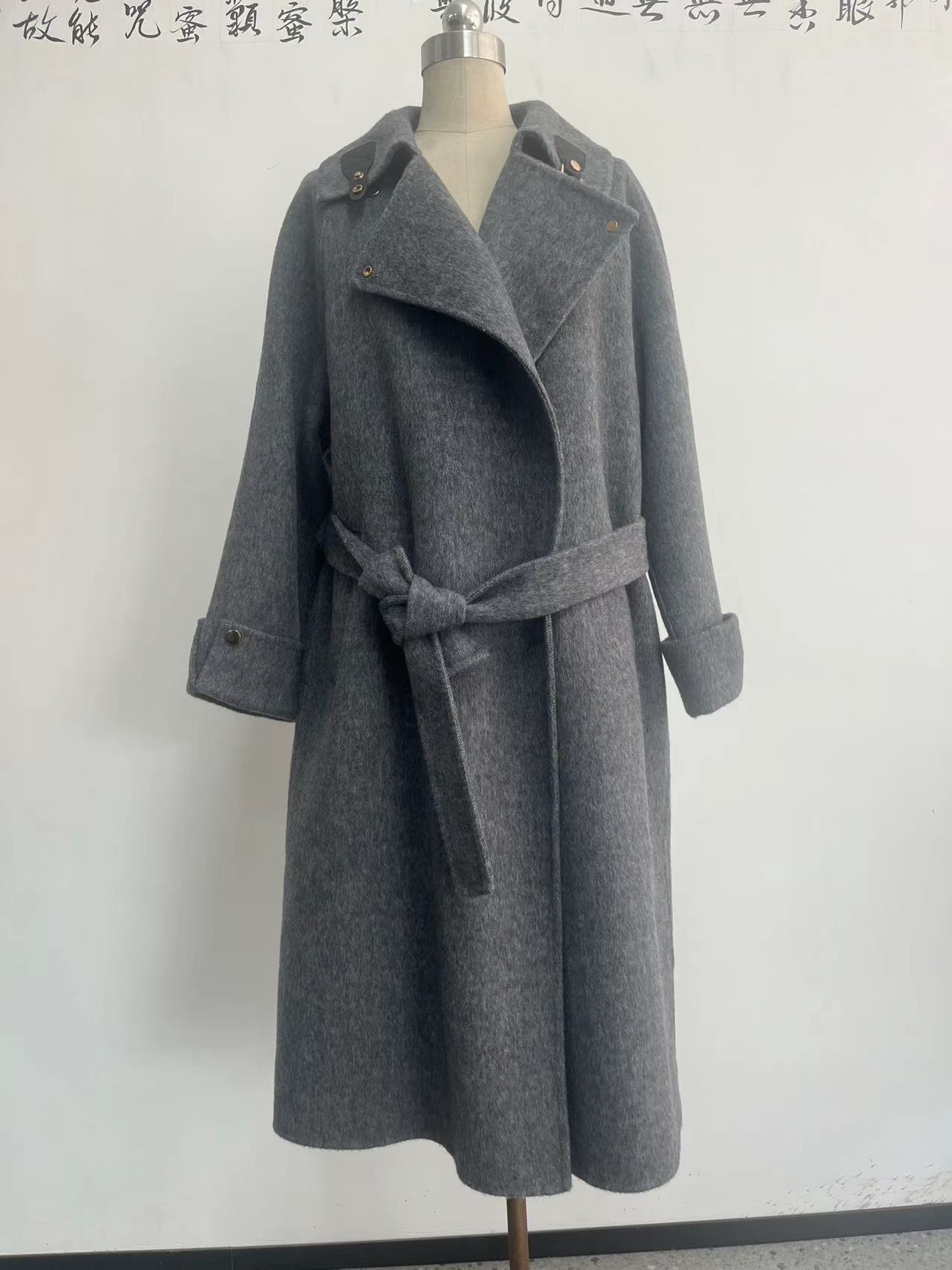 Solid Color Wool Overcoat for Women Chic Oversize Design with Superior Warmth