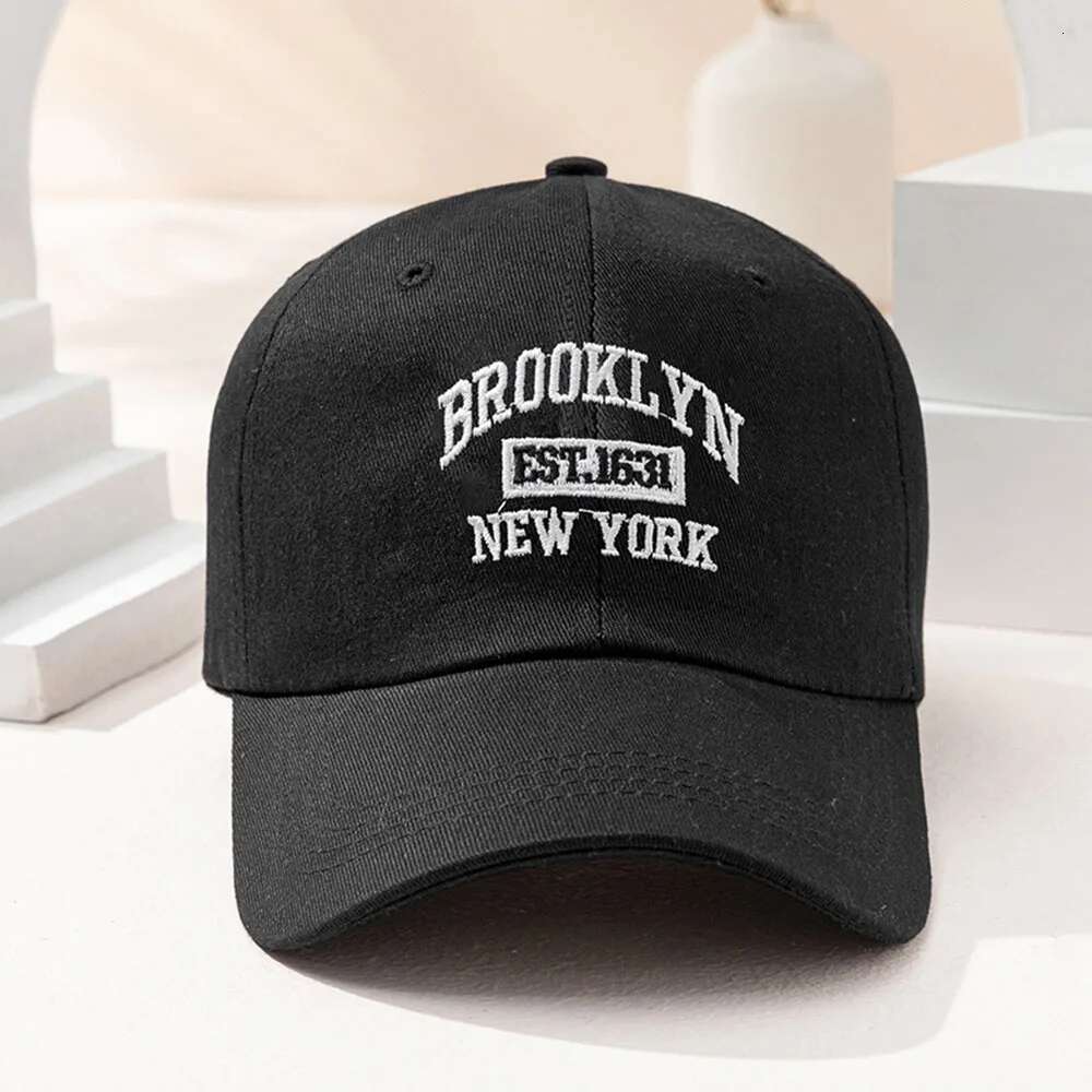 1pc Men Women's Vintage Embroidered Baseball Cap With 'BROOKLYN NEW YORK' Print Suitable For Daily Wear and Gift Giving