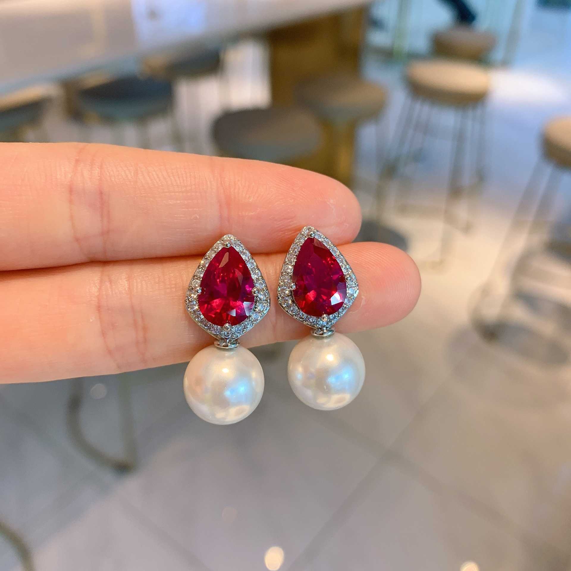 New set of white pearl jewelry red corundum pear shaped necklace earrings white pearl high-end fashion womens batch W250312