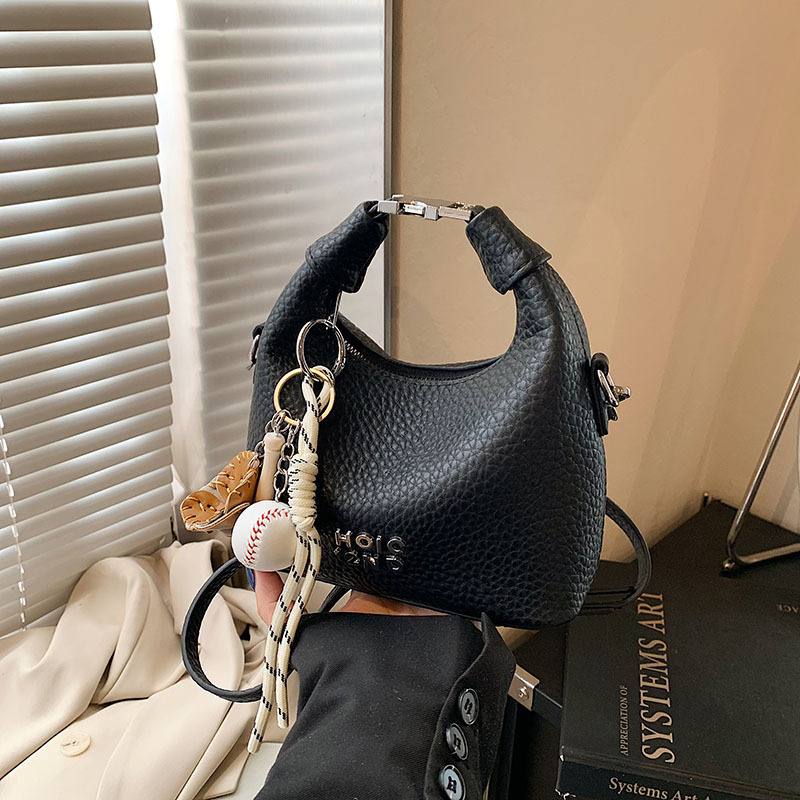Ladies Summer Saddle Bag 2025 New Handheld Bull Horn Lazy Style Fashion Designer Handbag Trendy Multi Functional Light Luxury Crossbody Bag Wallet Sto