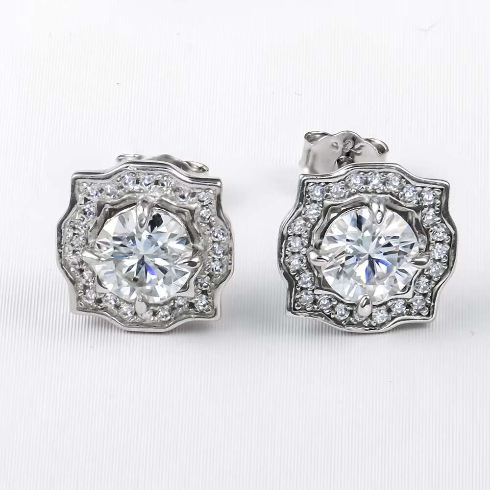 Silica made of pure sier and white VVS stud silica earrings jewelry