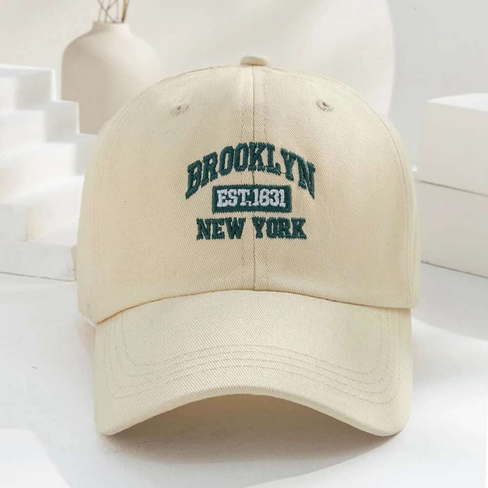 1pc Men Women's Vintage Embroidered Baseball Cap With 'BROOKLYN NEW YORK' Print Suitable For Daily Wear and Gift Giving