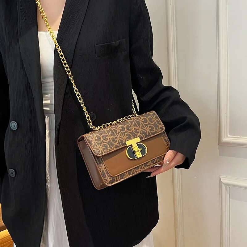 Fashion Shoulder Bag Multifunctional Chain Crossbody Bag Women s Designer Trendy Handbag Storage Bag Outdoor Leisure Wallet Envelope Bag 2025S New Mod