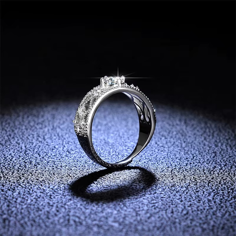Luxury Moissanite Diamond Silver Women Ring Retro Style Round 1ct Moissanite Cubic Zirconia Engagement Ring Wedding Party Ring