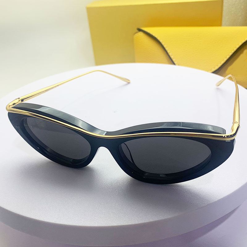 Designer Women Whirl Sunglasses 40166I Luxury Cateye Shaped Acetate Metal Construction Glasses Womens Mens Fashion Bordeaux Unique Retro Style