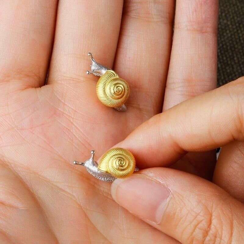 Exquisite snail fashionable gold and sier mixed color versatile couple set earrings, accessories