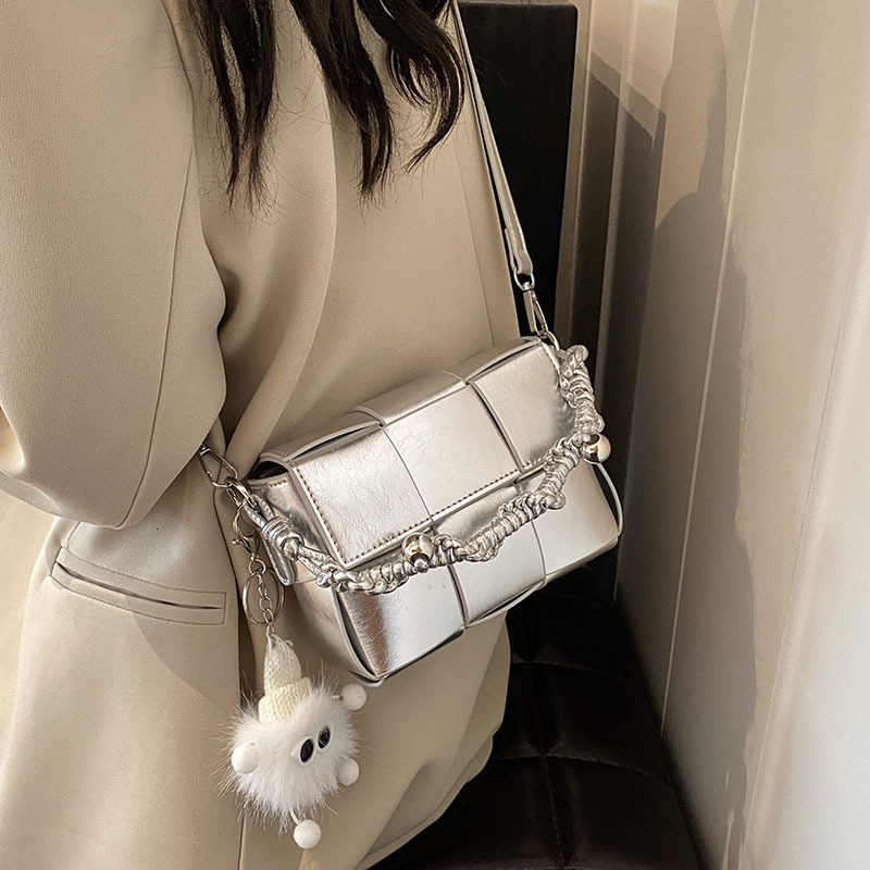 Advanced Texture Western Style Mini Bag For Women's Summer 2025 New Fashion Designer Handbag Crossbody Bag Popular Handbag Woven Bag Casual Stora