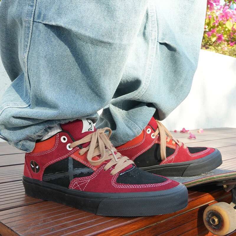 Goluck Skateboarding Shoes for Men Athletic Sneaker Mid Top Anti-slip Casual Soft Leather Lace-up Breathable Tennis