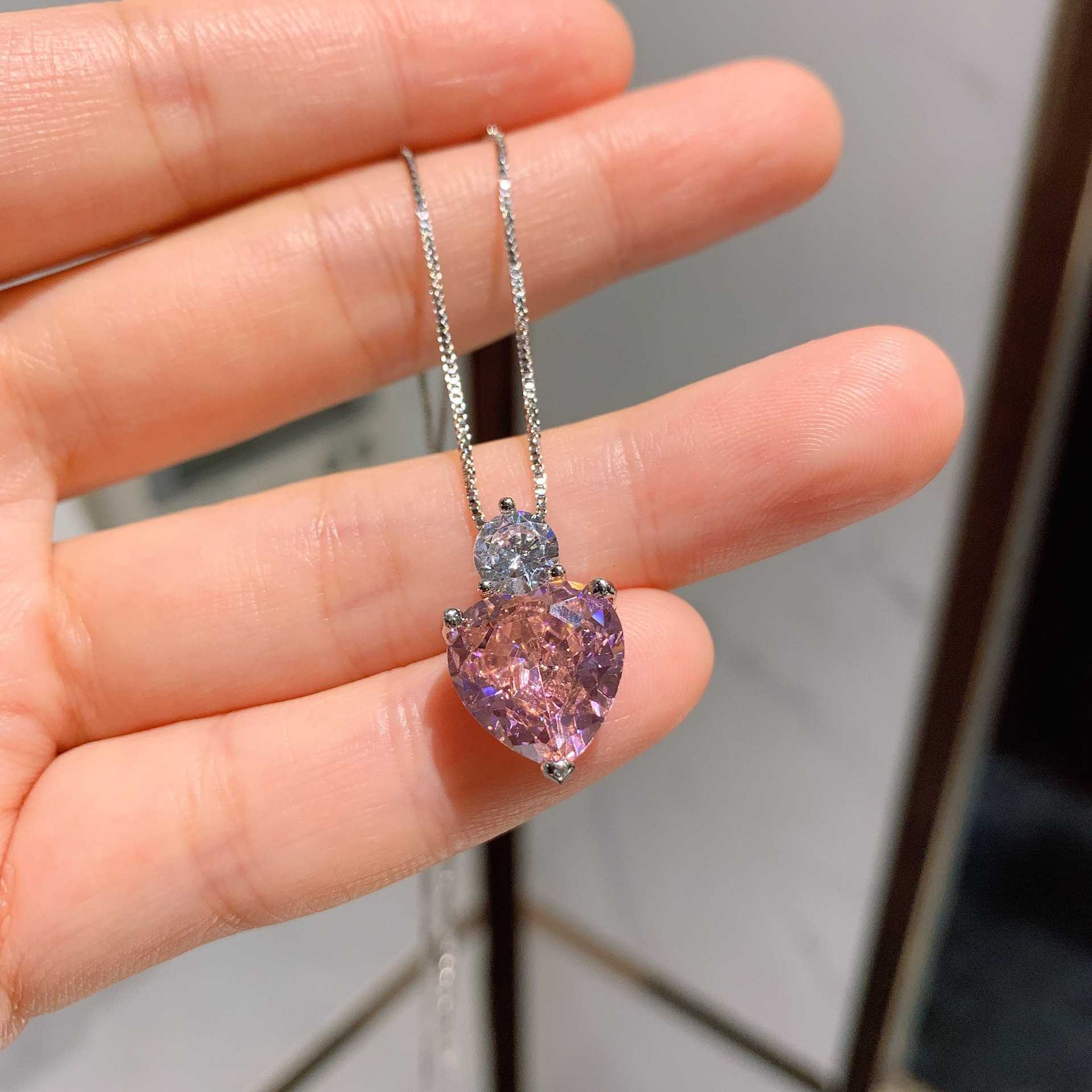 Zhuangsheng heating simulation color treasure pink diamond heart-shaped pendant heart-shaped necklace earring jewelry set W250312